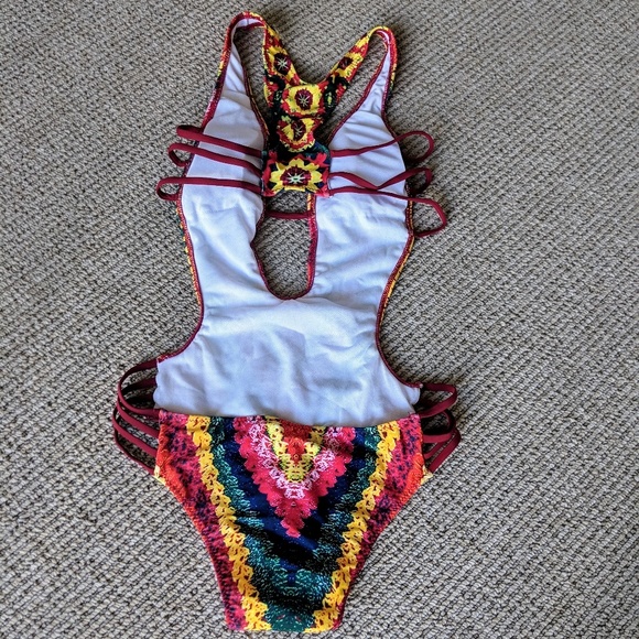 Sexy One Piece Bikini - Picture 4 of 7